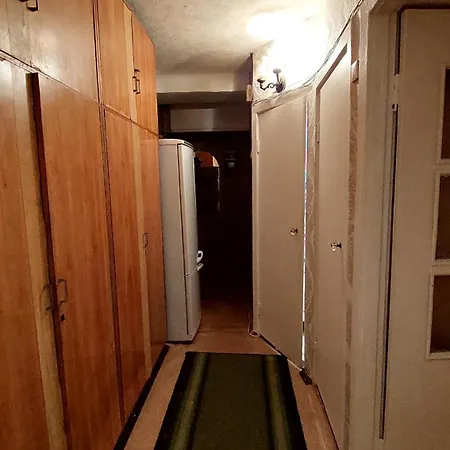 2 Bedroom Metro Vasilkovskaya Kyiv