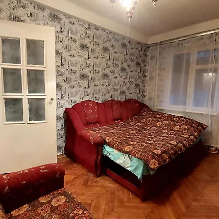 2 Bedroom Metro Vasilkovskaya Apartment