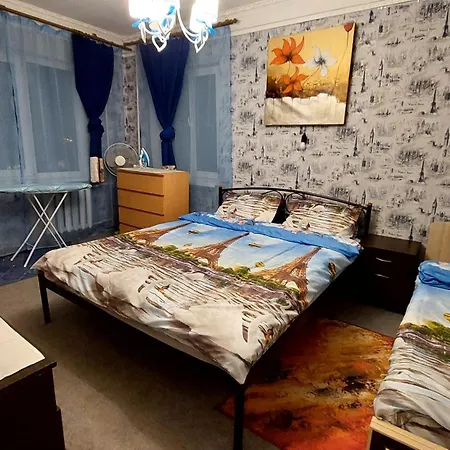 2 Bedroom Metro Vasilkovskaya Apartment *