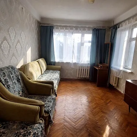 2 Bedroom Metro Vasilkovskaya Apartment Kyiv